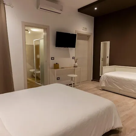 Adrian's B&B 투리