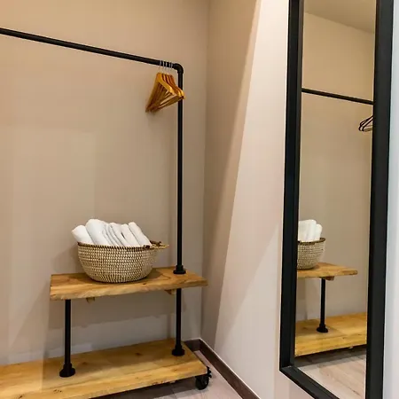 Adrian's Alojamento de Acomodação e Pequeno-almoço 3*