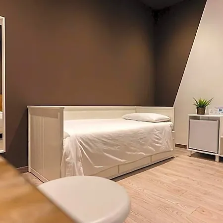 Bed & Breakfast Adrian's 3*